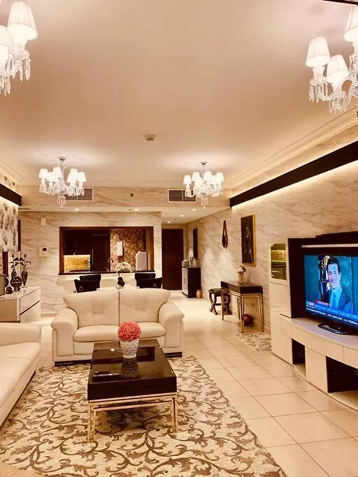 Appartement Luxurious Pool View Apt In Downtown Dubaï